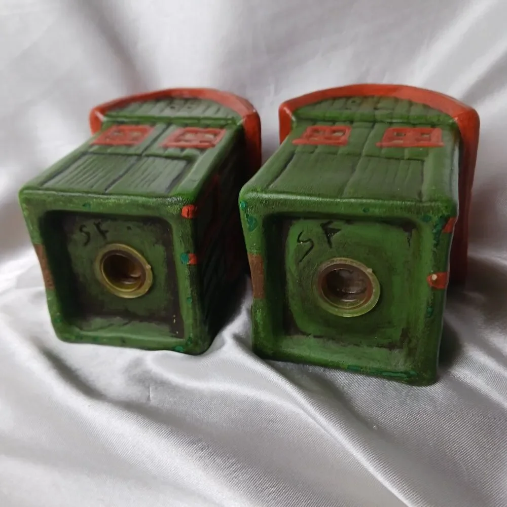BARN CERAMIC SALT & PEPPER SHAKER SET